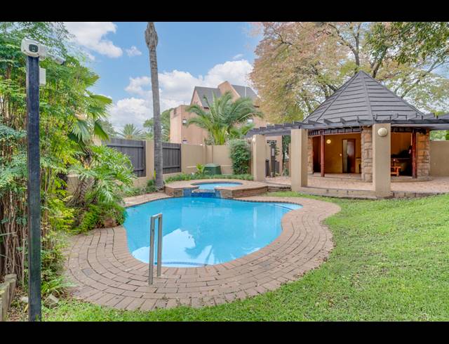 1 BEDROOM APARTMENT FOR SALE IN LONEHILL